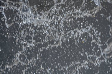 Gezegendeki toplam yeraltı suyunun 23 milyon kilometreküp olduğu tahmin edilmektedir.