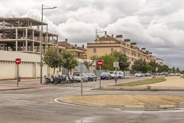 Kentsel düzenlemeleri etkileyen faktörler: Belediye düzenlemeleri yüksekliğe ilişkin kısıtlamalar koymaktadır