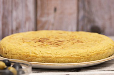  İspanyol mutfağının en simgesel yemeklerinden biridir ve ülkedeki hemen hemen her bar veya restoranda bulunur.