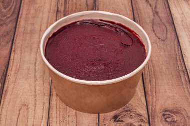 Acai (Euterpe oleracea), özellikle Brezilya 'da yetişen bir palmiye ağacı.