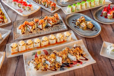 Baharatlı Ton Balığı rulosu: Baharatlı mayonezli kıymalı ton balığıyla dolu