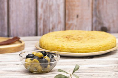 Patates seçimi, yemeğin dokusuna ve lezzetine katkı sağladığı için çok önemlidir..