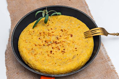 Bir dilim rustik ekmek ya da baget yanında patatese eşlik etmek için idealdir.