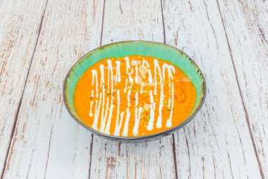 Sebze Korma: Kremalı, fındık soslu sebze körisi
