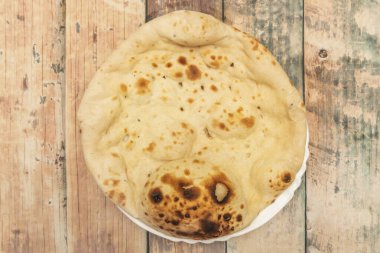 Tandoor 'da pişmiş, önemli bir ekmek., 