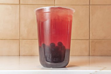 Balonlu çayın tarihi bir tartışma konusudur.