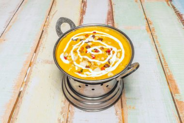 Hint mutfağı hayret verici bir zenginliğin aşçılık evrenidir.