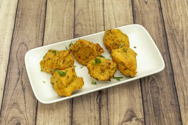 Avrupa 'daki daha geleneksel Türk restoranlarında yaygın olup, geleneksel Türk yemeklerine daha yakın bir aşçılık deneyimi sunuyor.