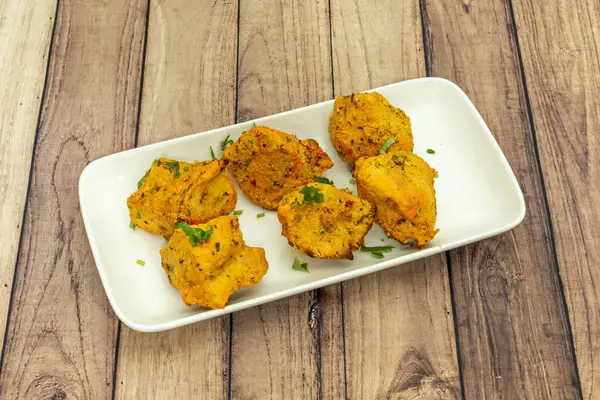 Avrupa 'daki daha geleneksel Türk restoranlarında yaygın olup, geleneksel Türk yemeklerine daha yakın bir aşçılık deneyimi sunuyor.