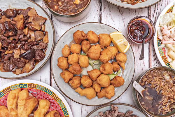 Farklı aksanlar ve lehçelerle konuşulan yemek pişirmenin evrensel bir dil olduğunun lezzetli kanıtıdır.