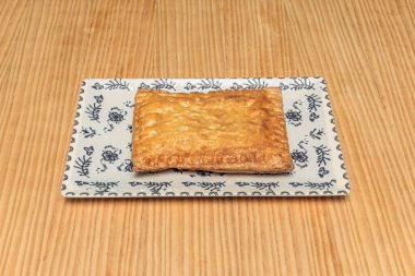 Börekler için, yuvarlak kesiciler genellikle tekdüze bir boyutu sağlamak için kullanılır.