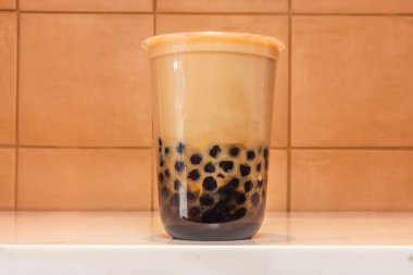 Çayın kalitesi çok önemli, çünkü sağlam ya da narin tadı diğer malzemeleri bastırmadan tamamlayacaktır..