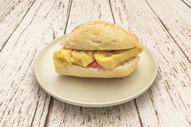 Tortilla Sandviçi: Çok yönlü ve lezzetli bir İspanyol Klasiği