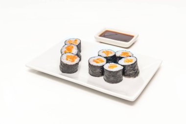 Norveç çarşafları kızartılmış ve ezilmiş deniz yosunlarıdır, belirgin umami aromalı.