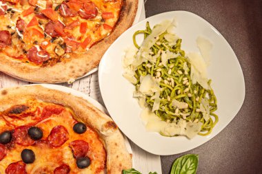 Örneğin Ceneviz limanı, kurutulmuş makarna için önemli bir ticaret merkezi haline geldi. 