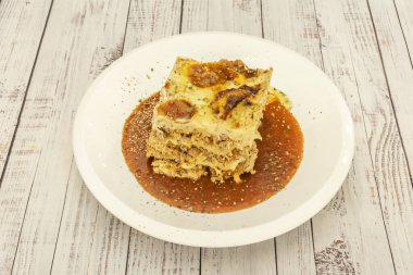 Makarna katmanlara dayanacak kadar sağlam olmalı.