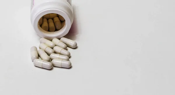 Medicamentos Pílulas Brancas Fundo Branco — Fotografia de Stock