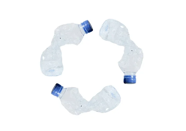 Gyűrött Műanyag Palackok Amelyek Újrahasznosítási Jelet Alkotnak Műanyag Használatának Koncepciója — Stock Fotó