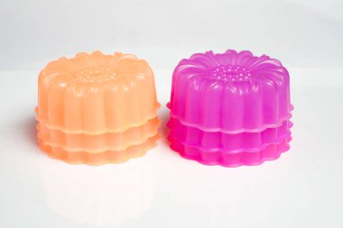 Kurabiye kesiciler ekmek ve kek yapımında kullanılır.