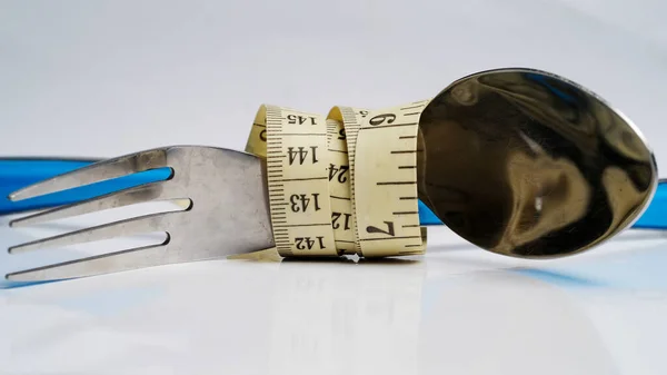 Tenedor Cuchara Atados Con Cinta Métrica Concepto Control Peso — Foto de Stock