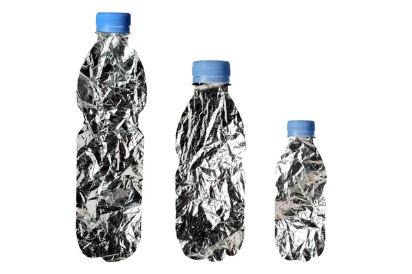 Zgniecione Śmieci Butelki Białym Tle Zanieczyszczenie Środowiska — Zdjęcie stockowe