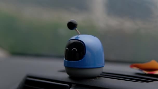 자동차 보드에 플라스틱 장난감 — 비디오