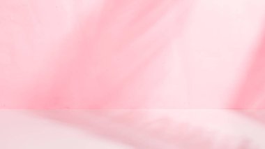 Ürün sunumu için soyut pastel pembe stüdyo arka planı, kopyalama alanı