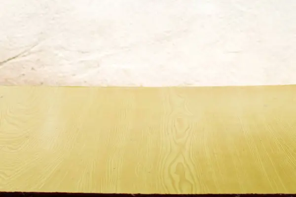 Пустой Деревянный Стол Абстрактным Цементным Фоном Демонстрации Презентации Продукции — стоковое фото