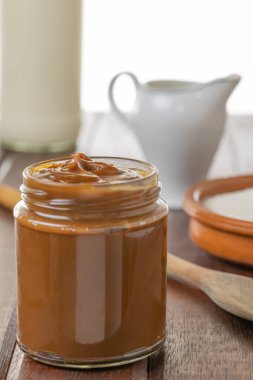 Arjantin 'den geleneksel tatlı Dulce de leche kavanozunu kapat..