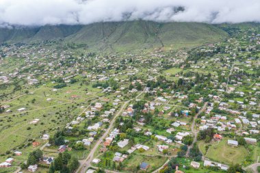 Tucuman Arjantin 'deki Del Mollar kasabasının hava manzarası.