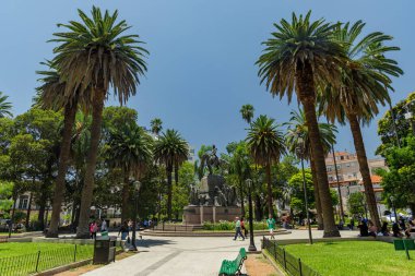 Salta, Arjantin - 26 Ocak 2024: Salta kentindeki Plaza 9 de Julio.