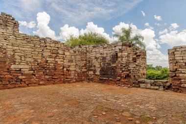 Misiones, Arjantin 'deki San Ignacio harabelerindeki kilisenin içi..
