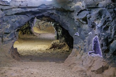 Misiones, Arjantin 'deki Wanda madenlerinde tüneller.