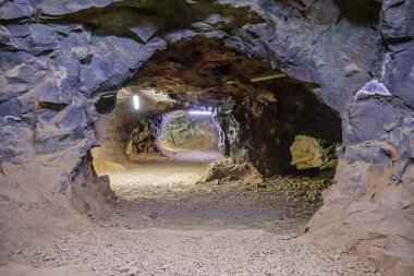 Misiones, Arjantin 'deki Wanda madenlerinde tüneller.