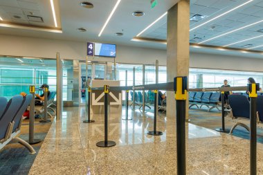 Puerto Iguazu, Misiones, Arjantin - 18 Mayıs 2025: Cataratas del Iguazu Uluslararası Havaalanı 'nın giriş kapısı.