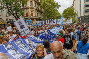 Buenos Aires, Arjantin - 24 Mart 2025: Buenos Aires 'te Anma Günü Gösterisi.