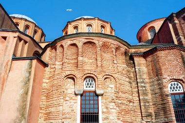 İstanbul 'un tarihi yarımadasındaki eski Bizans Pantokrator Manastırı olan Zairek Camii' nin tuğla duvarı (Trkiye)