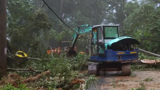 Thailand Chiangmai November 2022 Blockage Mountain Road Excavator Cleans Fallen — Vídeo de Stock