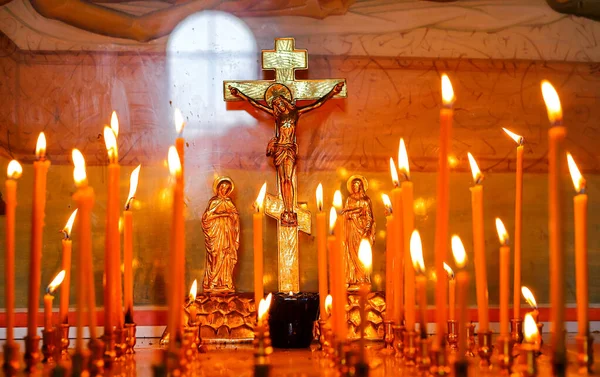 Panakhida Liturgia Fúnebre Iglesia Ortodoxa Los Cristianos Encienden Velas Frente — Foto de Stock