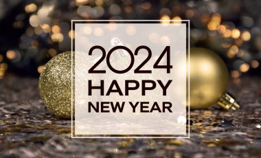 2024 Altın Noel balosu ve Bokeh ışıkları çerçeveli mutlu yıllar arkaplanı. Mutlu yıllar 2024 tebrik kartı, altın gibi parlak Noel resimleri.