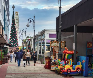 Kıbrıs 'ta Noel - Larnaka, Foinikoudes 21 Aralık. 2022 