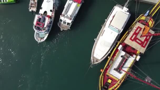 Drone Vista Aerea Sul Porto Turistico Con Barche Piccola Città — Video Stock