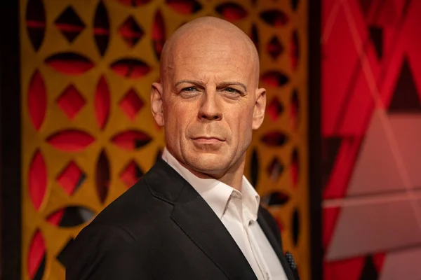 İstanbul, Türkiye - 10 Şubat 2023: Bruce Willis İstanbul 'daki Madame Tussauds balmumu müzesindeki figürü. Bruce Willis Amerikalı aktör, yapımcı ve şarkıcı..