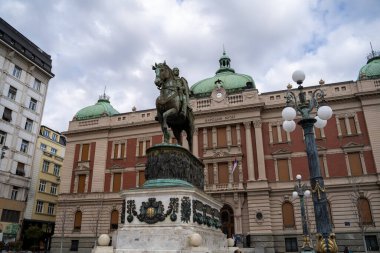 Belgrad 'da Prens Mihailova ve Cumhuriyet Meydanı' nın (Sırpça Trg the Republiblike) anıtı. Belgrad, Sırbistan - 31 Mart 2023.