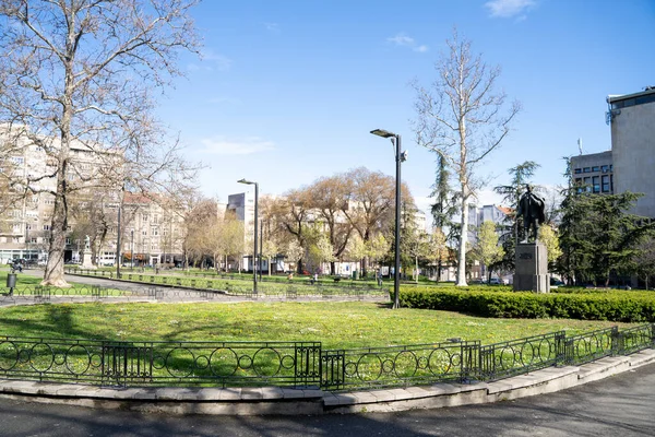 Akademik Park, Sırbistan 'ın başkenti Belgrad' da bir parktır. Studentski Trg, Almanya 'da bir şehirdir. Belgrad, Sırbistan - 2 Nisan 2023.