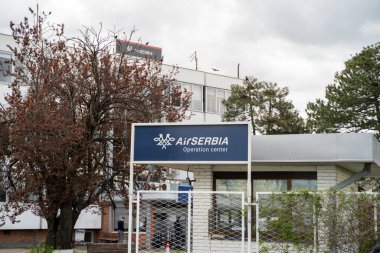 Belgrad 'daki Air Serbia Operasyon Merkezi Nikola Tesla Havaalanı. Belgrad, Sırbistan - 2 Nisan 2023.