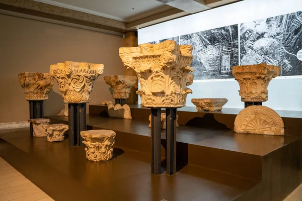 Dekoracje Kolumnowe Muzeum Narodowym Serbii Belgrad Serbia Kwietnia 2023 — Zdjęcie stockowe