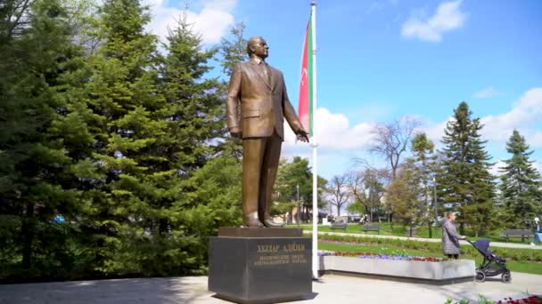 Μνημείο Του Heydar Aliyev Στο Πάρκο Tasmajdan Βελιγράδι Σερβία Απριλίου — Αρχείο Βίντεο