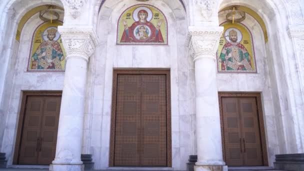 聖サヴァ教会の門 セルビア ベオグラード 2023年3月31日 — ストック動画