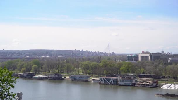 Floden Sava Och Distriktet Novi Belgrad Från Kalemegdan Belgrad Serbien — Stockvideo